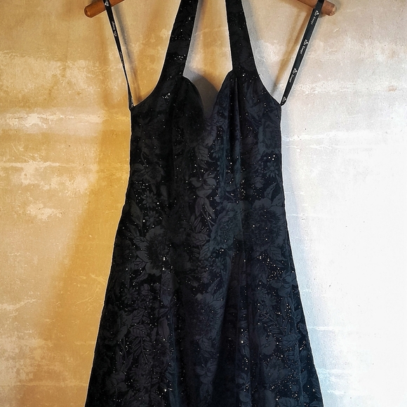 black vintage floral halter dress - 3/4 - Picture 4 of 6